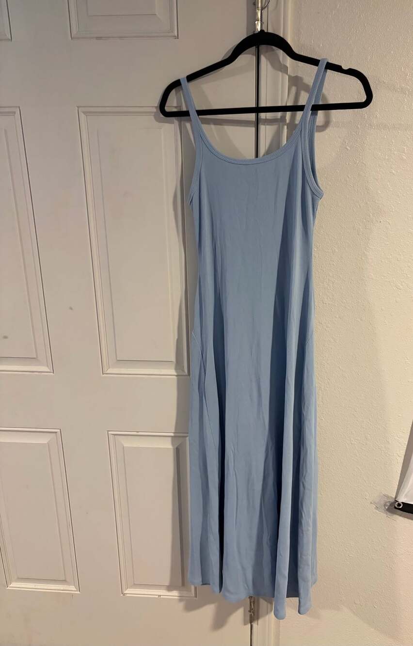 Old navy women S cotton blend ribbed v-cut neck crop tank top blue